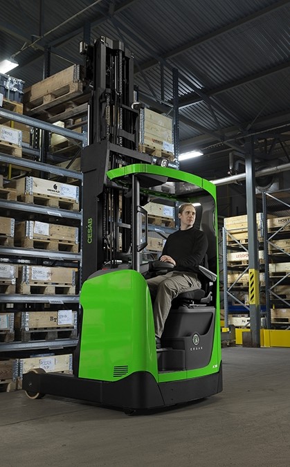 CESAB R200 Lithium Reach Truck